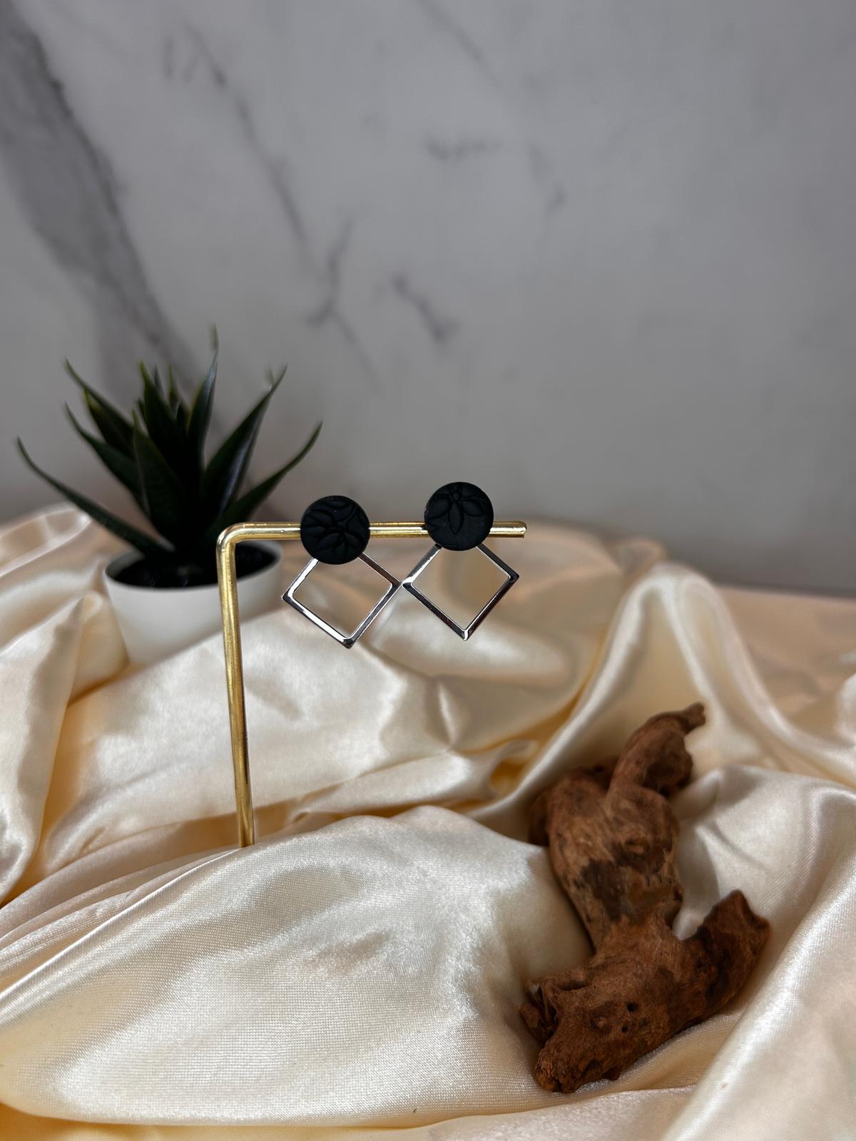 Circle Diamond Stud