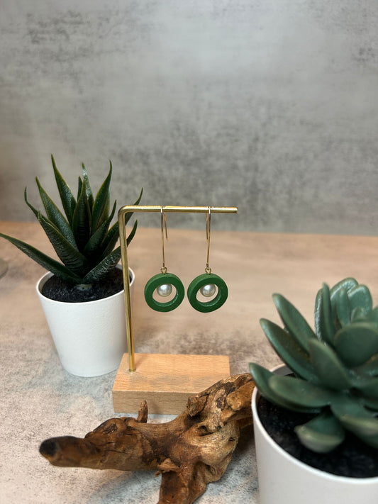 Large hook with circle and pearl